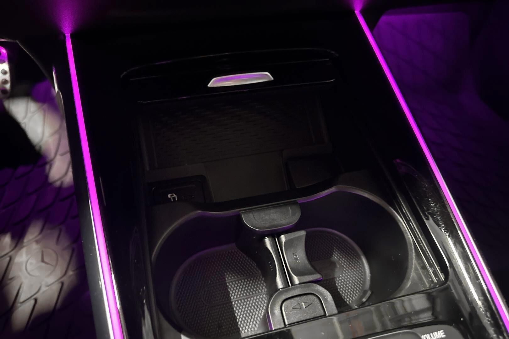 MERCEDES-BENZ EQB iso kuva 22