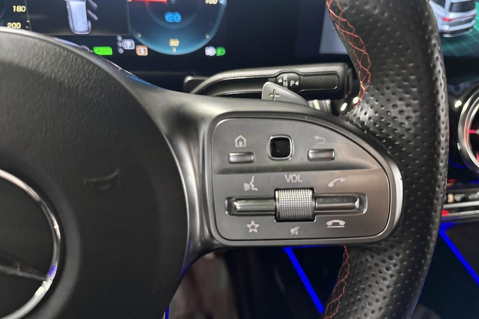 MERCEDES-BENZ EQB iso kuva 28