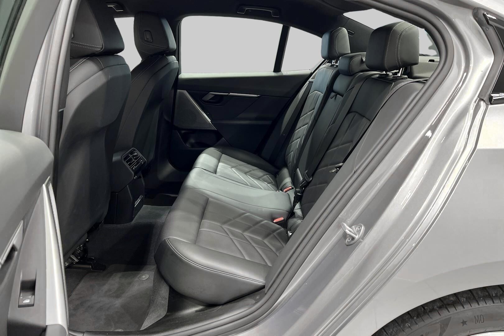 BMW I5 iso kuva 10