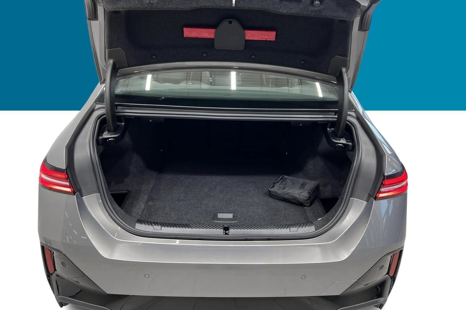 BMW I5 iso kuva 12