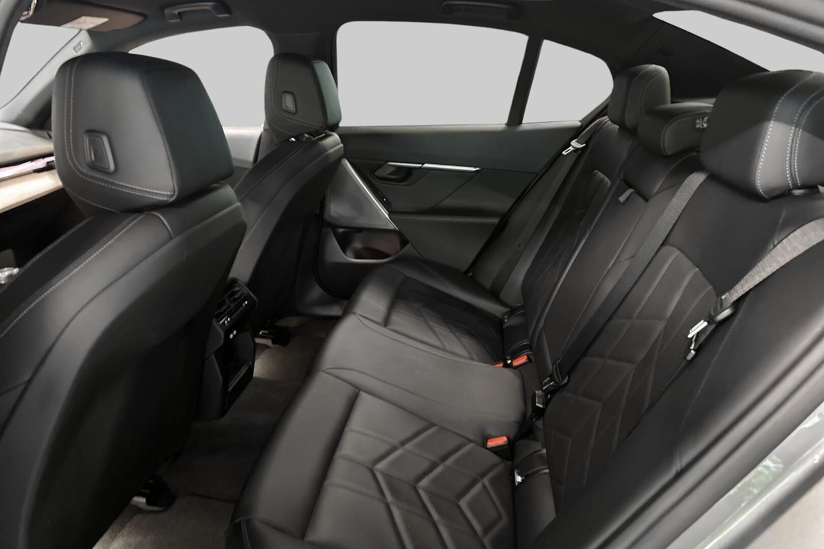BMW I5 iso kuva 9