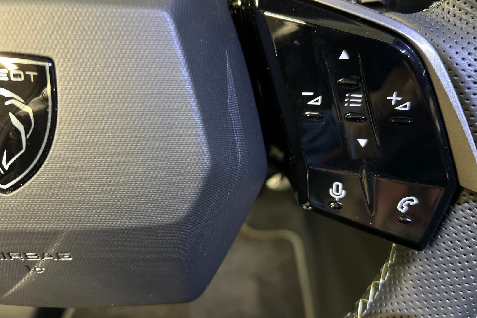 PEUGEOT 3008 iso kuva 19