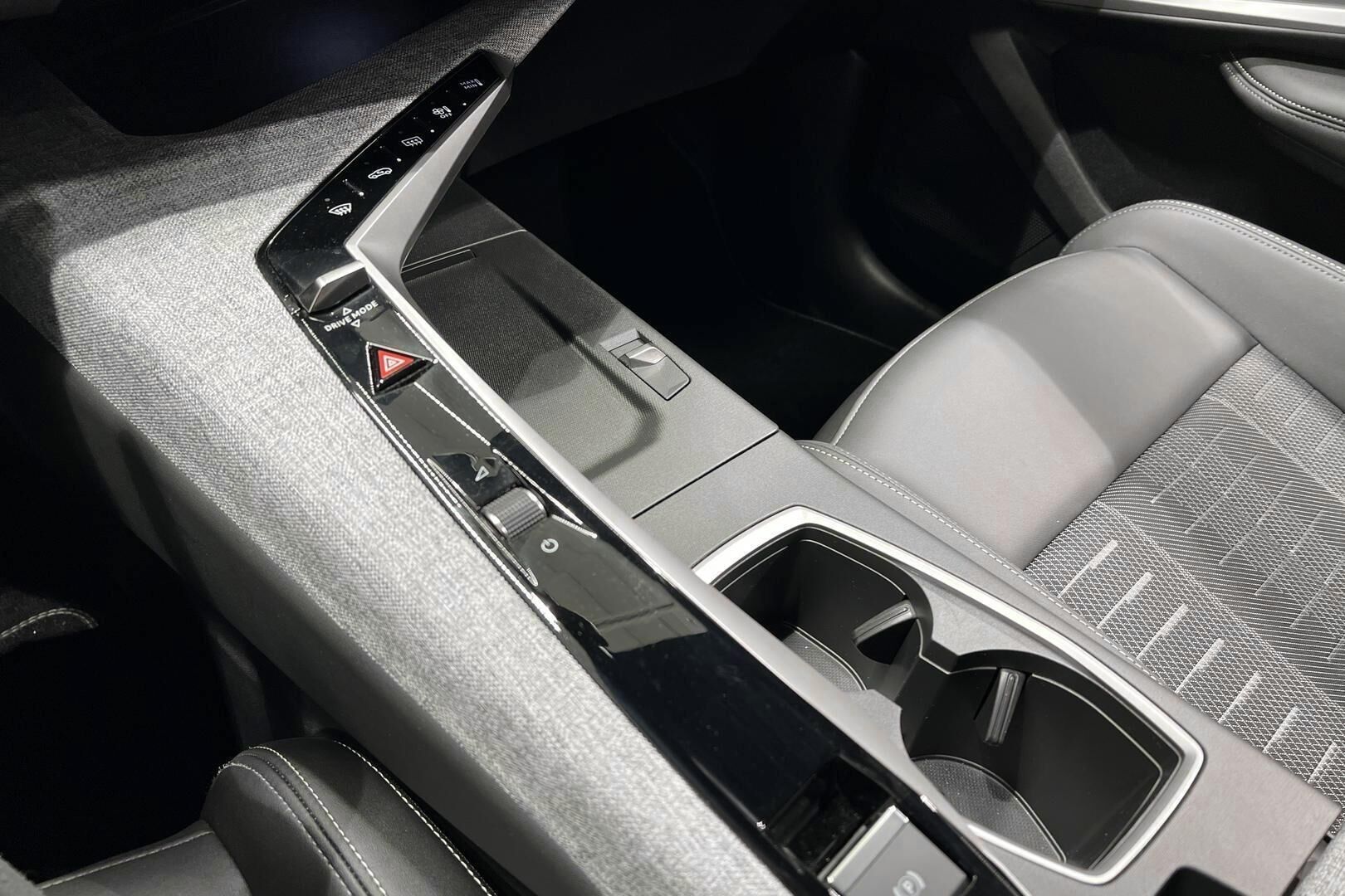PEUGEOT 3008 iso kuva 24
