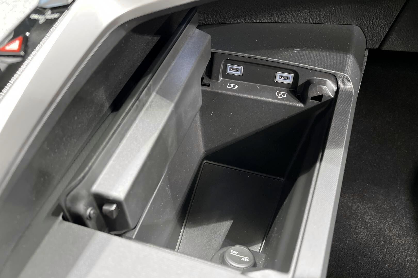 PEUGEOT 3008 iso kuva 26