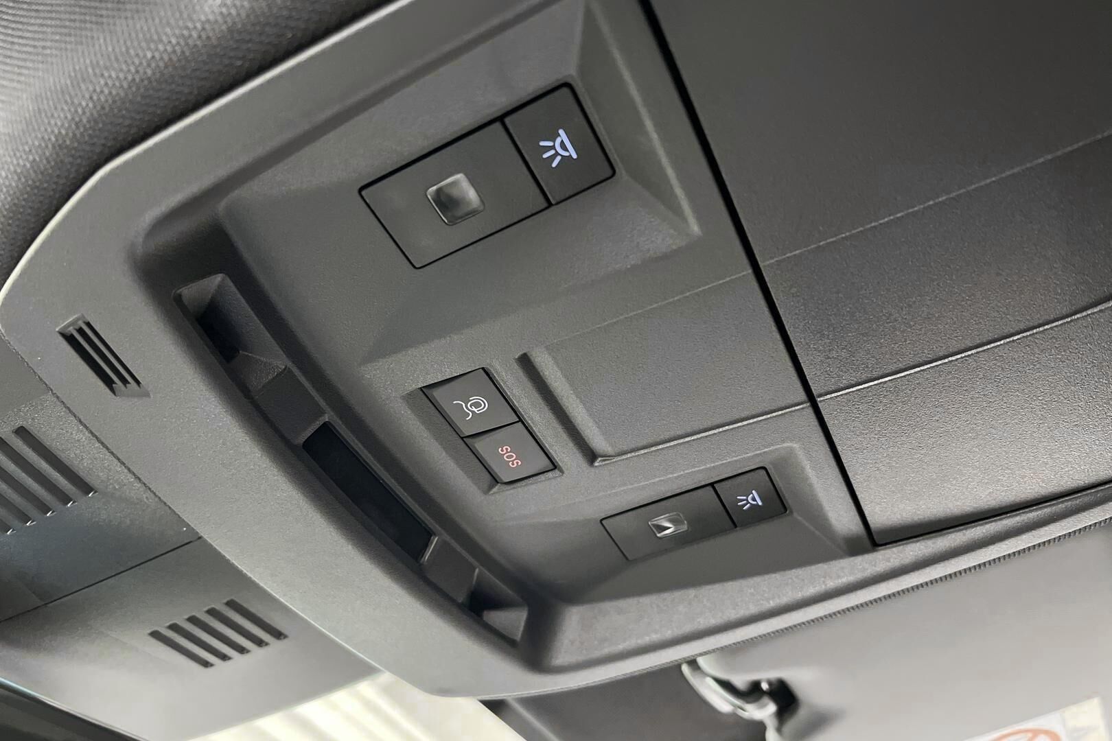 PEUGEOT 3008 iso kuva 25