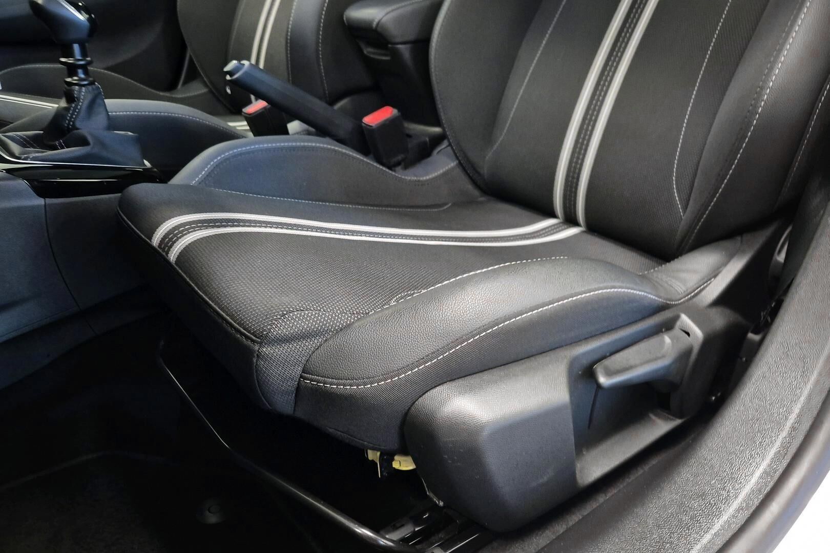 OPEL Corsa iso kuva 22