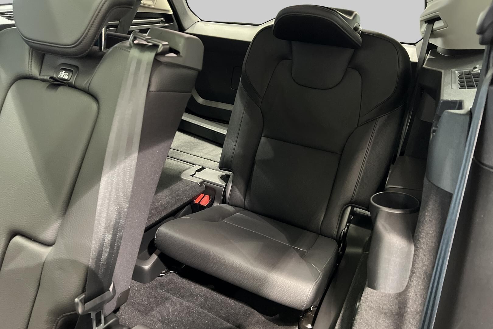 VOLVO XC90 iso kuva 30