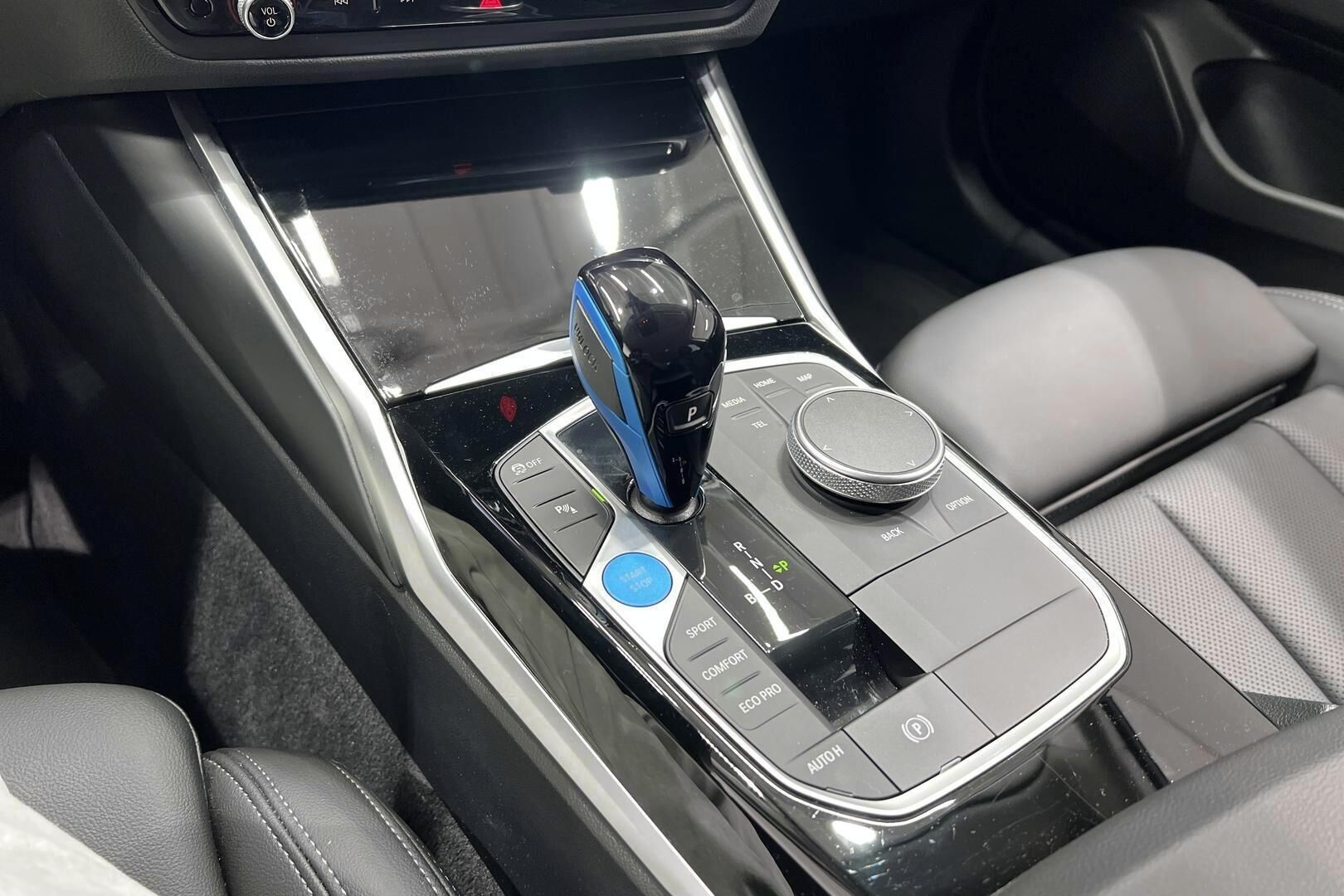 BMW I4 iso kuva 23