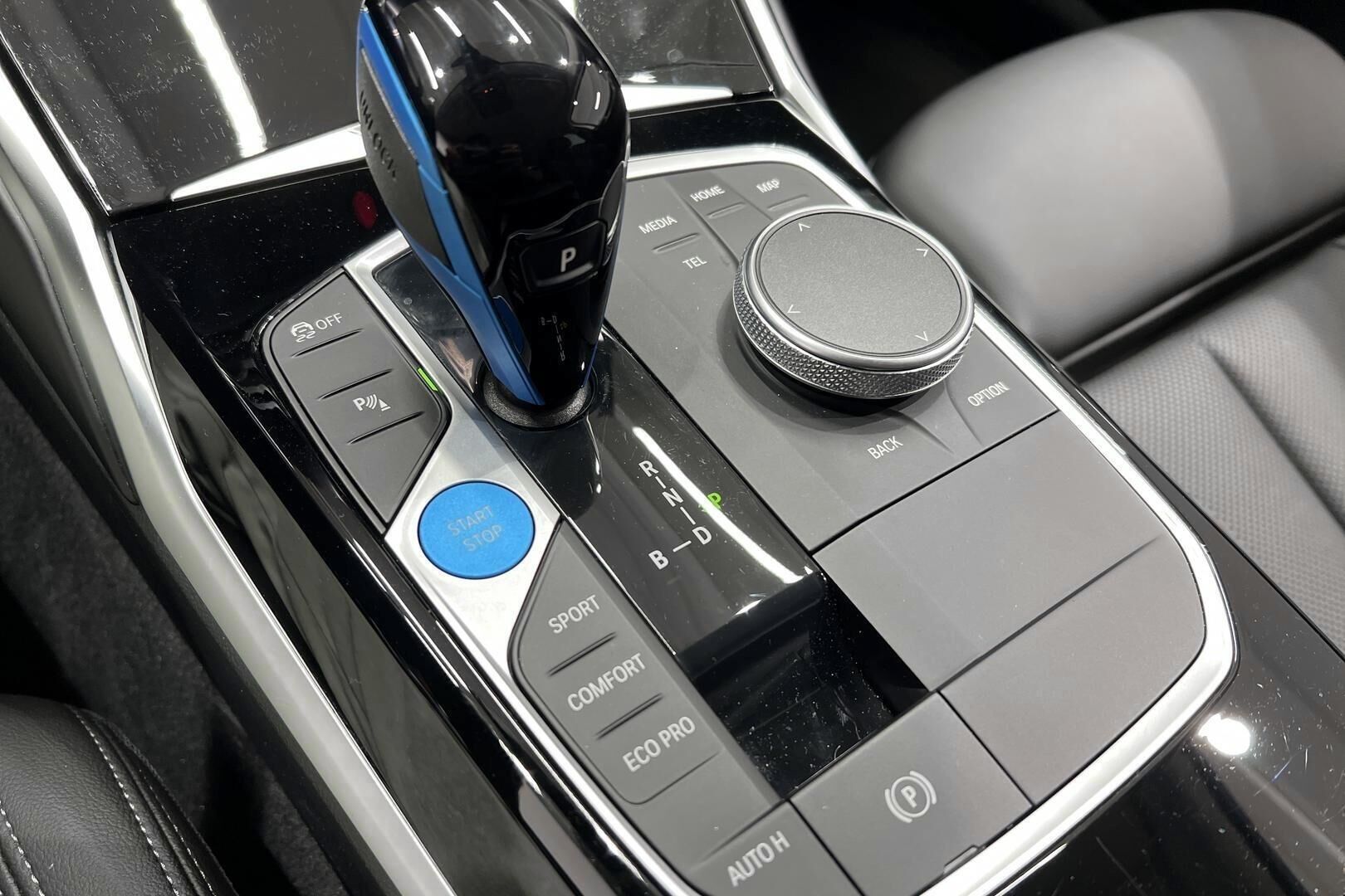 BMW I4 iso kuva 24