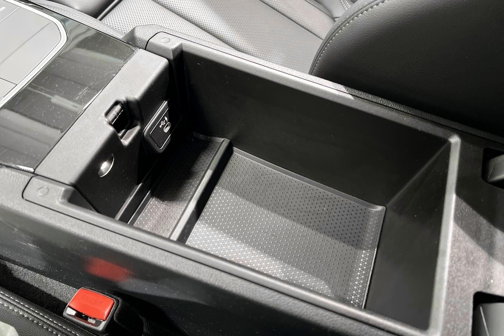 BMW I4 iso kuva 25
