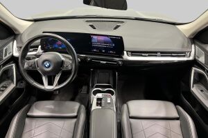 BMW iX1 esikatselu 11