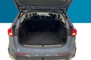 BMW iX1 esikatselu 12