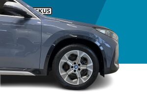 BMW iX1 esikatselu 13