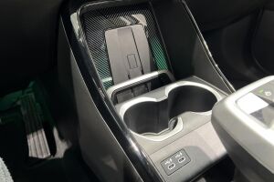 BMW iX1 esikatselu 22