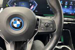 BMW iX1 esikatselu 26