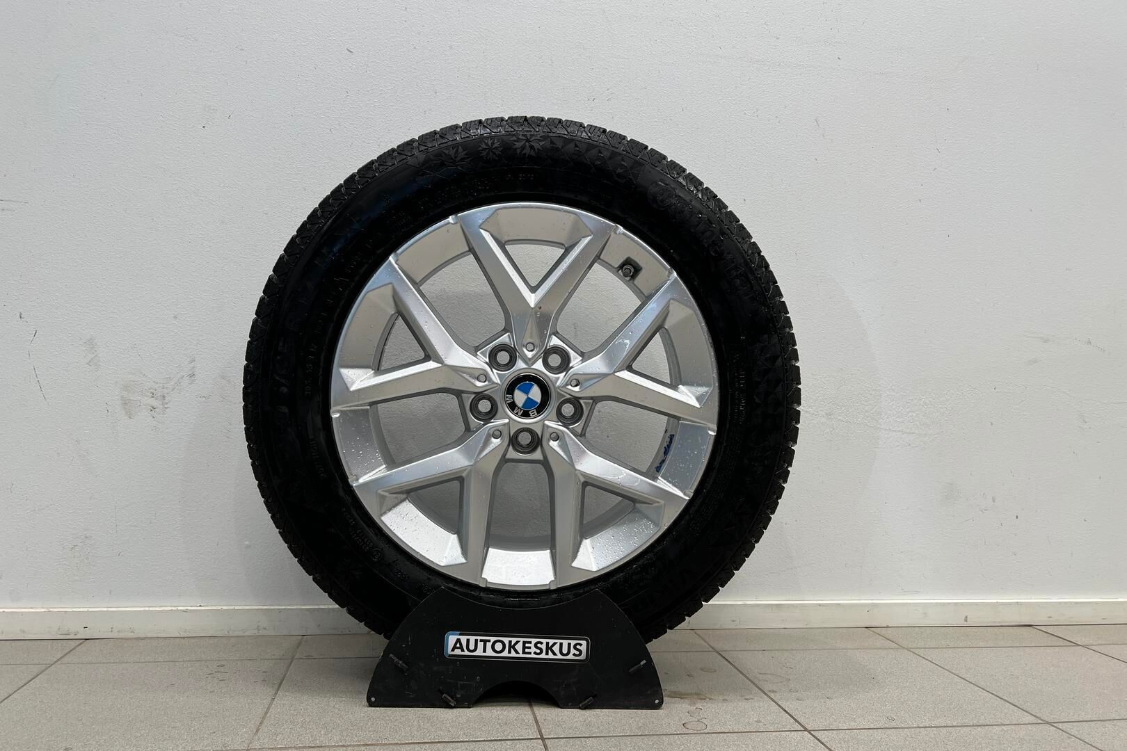 BMW iX1 iso kuva 42