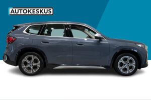 BMW iX1 esikatselu 4
