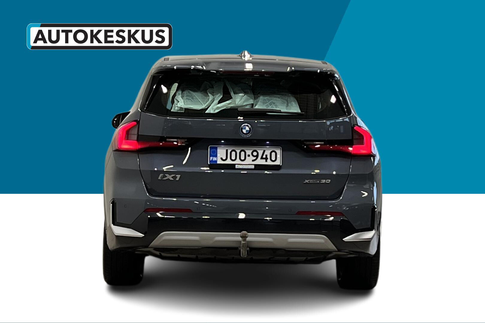BMW iX1 iso kuva 6
