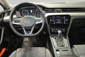 VOLKSWAGEN PASSAT esikatselu 2