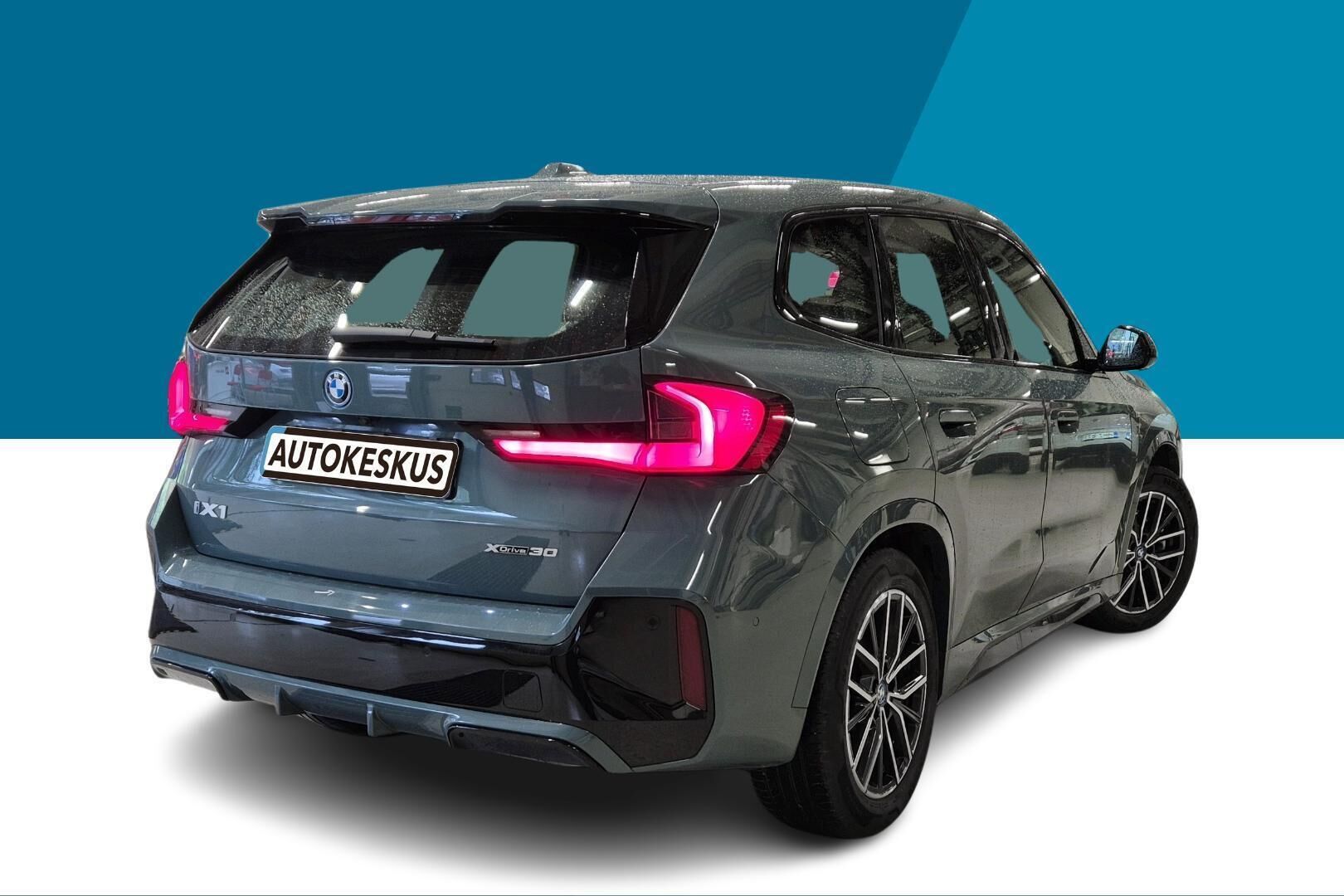 BMW IX1 iso kuva 2