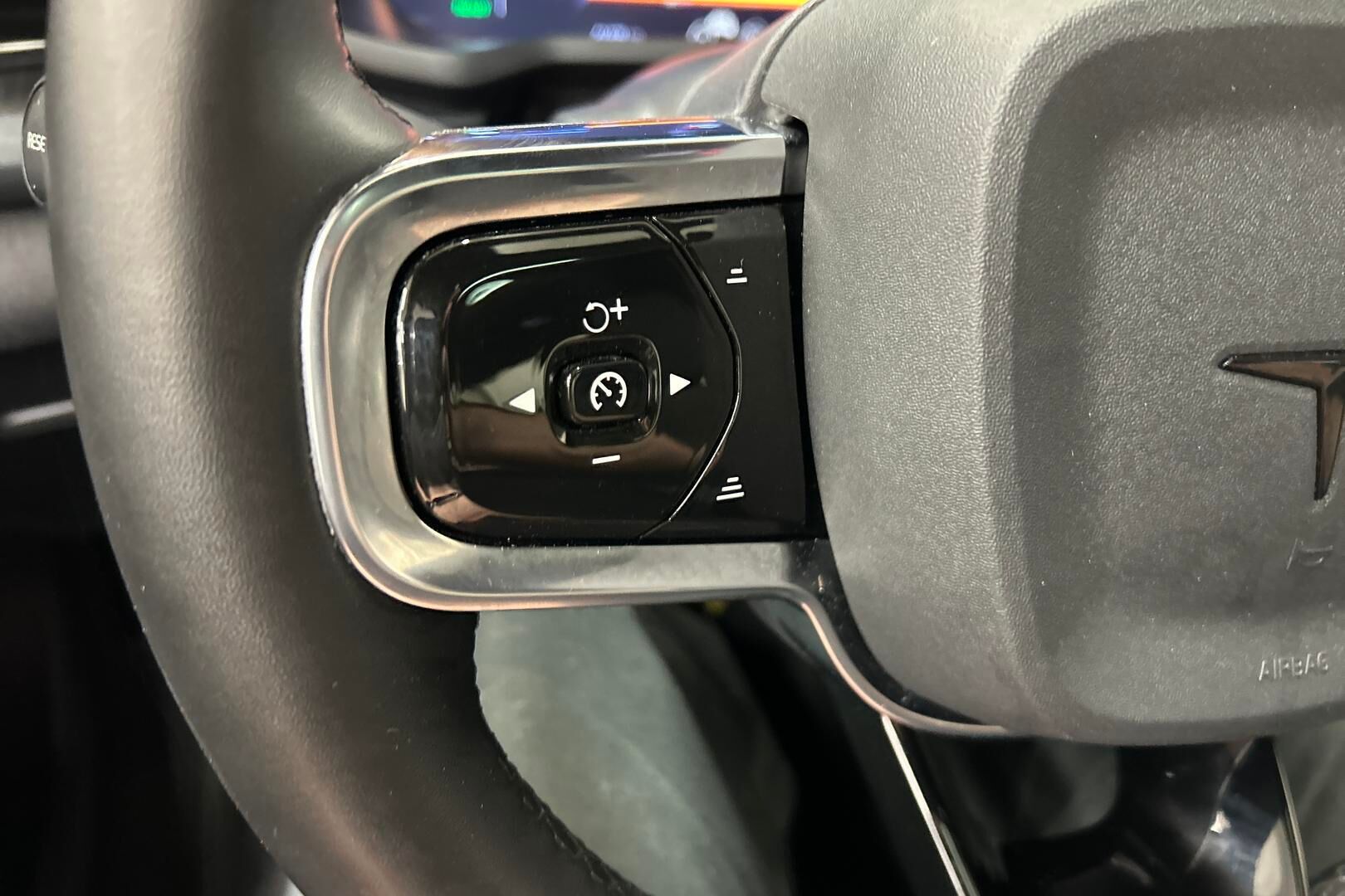 POLESTAR 2 iso kuva 14
