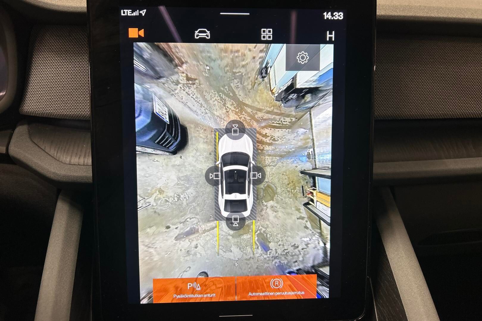 POLESTAR 2 iso kuva 15