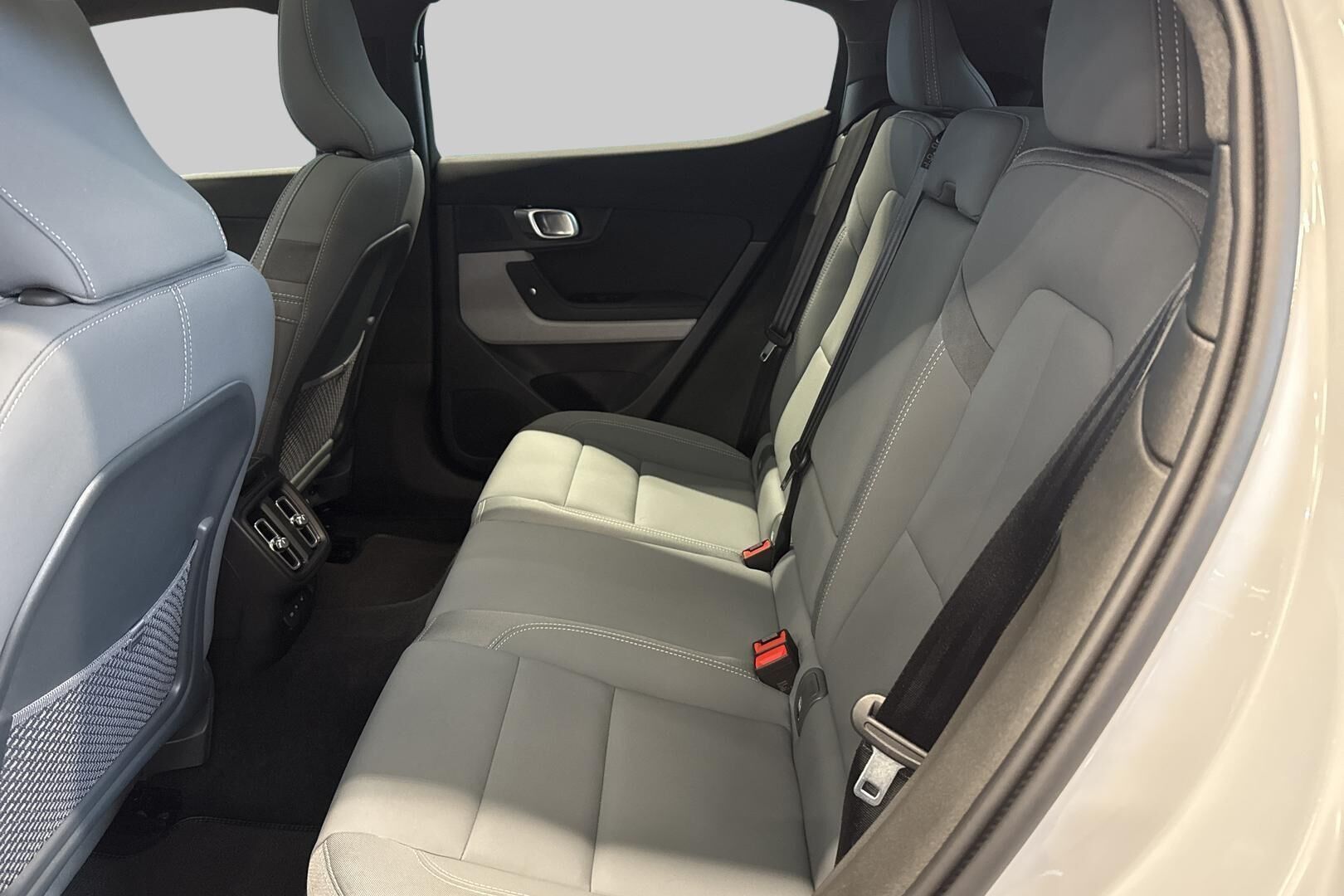 POLESTAR 2 iso kuva 10