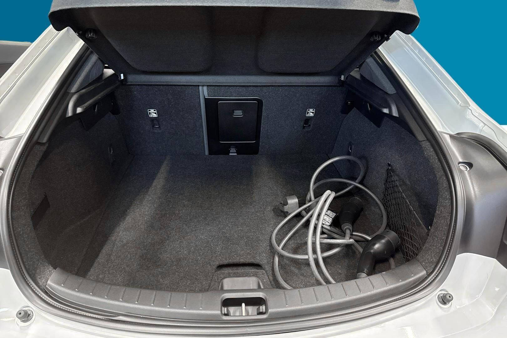 POLESTAR 2 iso kuva 12