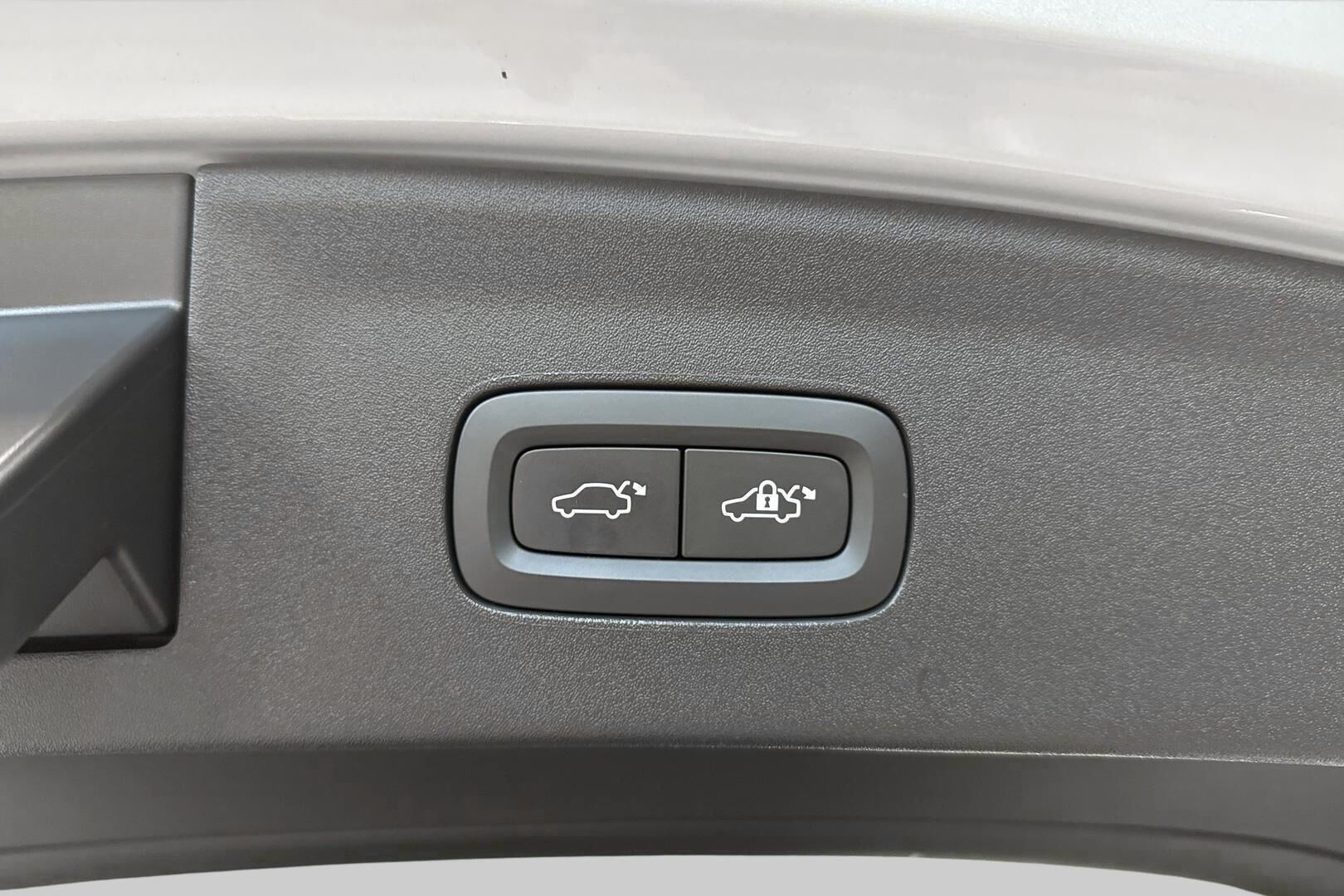 POLESTAR 2 iso kuva 15