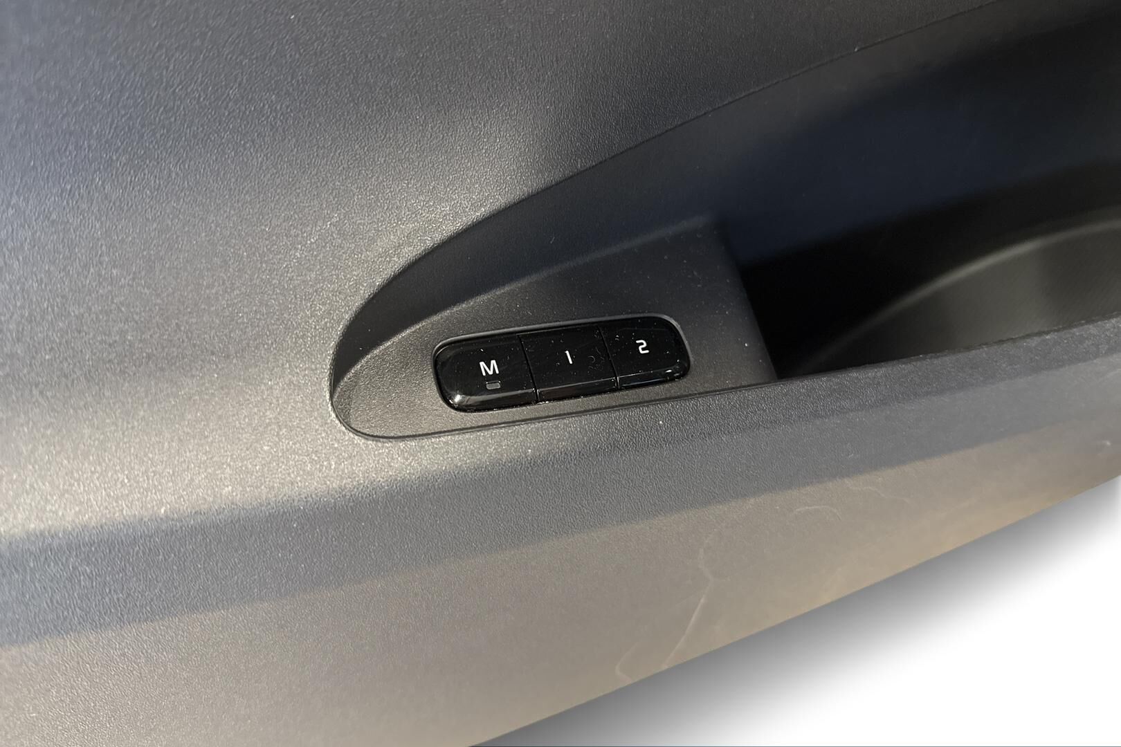 POLESTAR 2 iso kuva 19