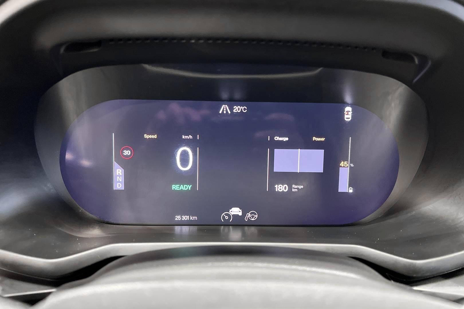 POLESTAR 2 iso kuva 14