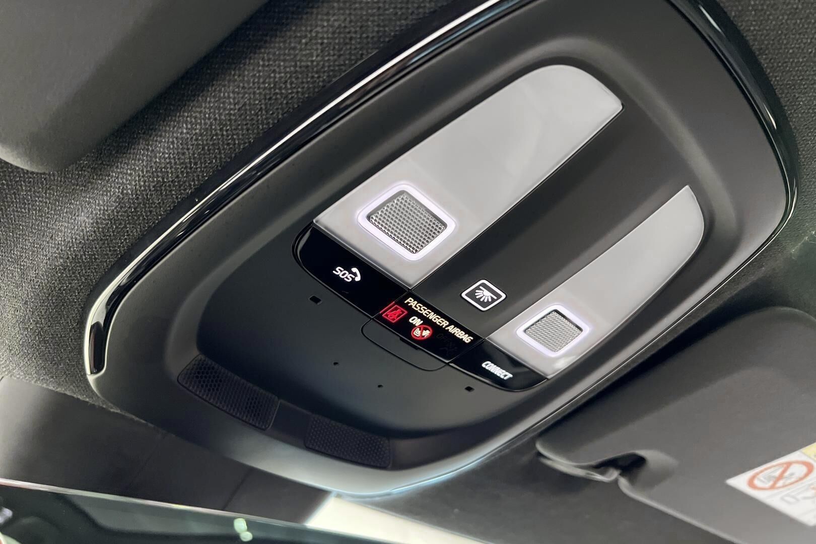 POLESTAR 2 iso kuva 25