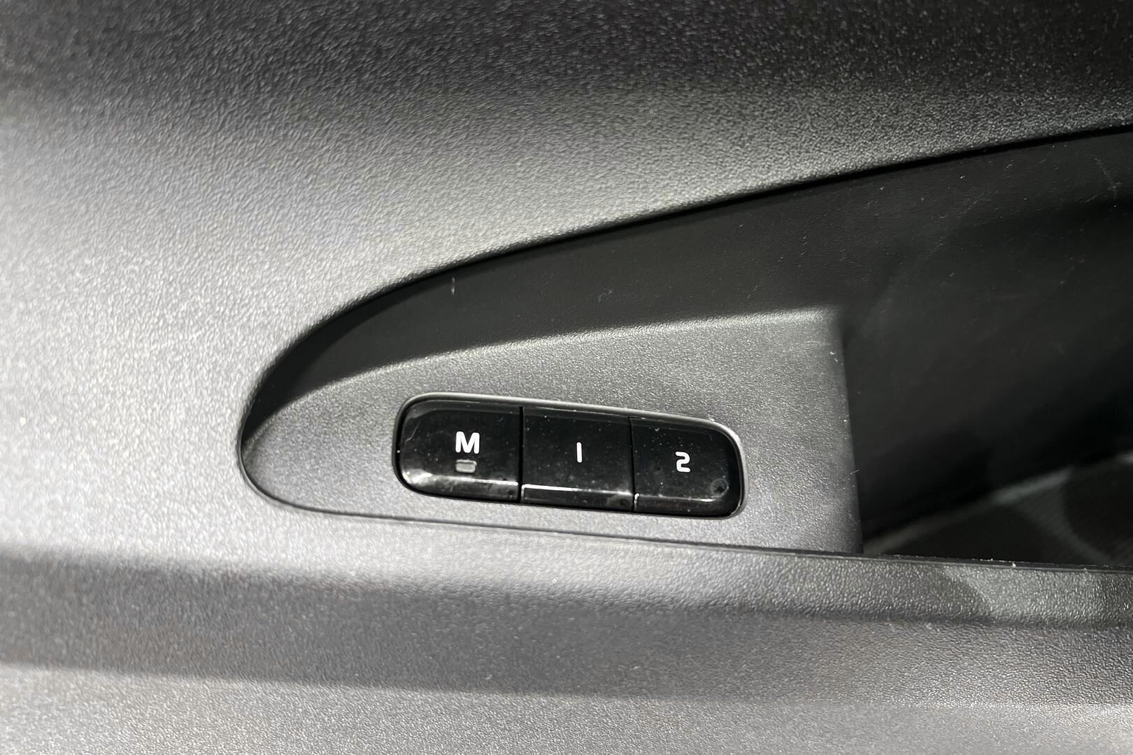 POLESTAR 2 iso kuva 30