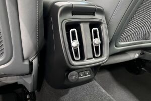 POLESTAR 2 esikatselu 31