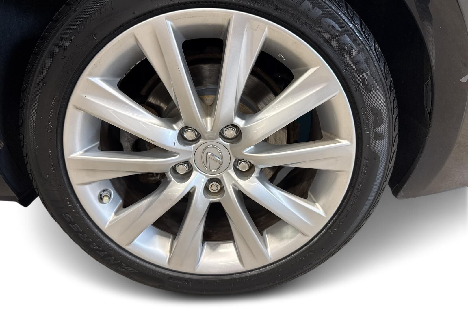 LEXUS IS iso kuva 13
