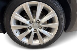 LEXUS IS esikatselu 13