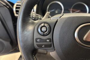 LEXUS IS esikatselu 17
