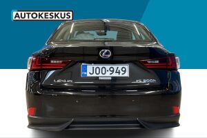 LEXUS IS esikatselu 6