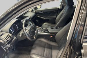 LEXUS IS esikatselu 9