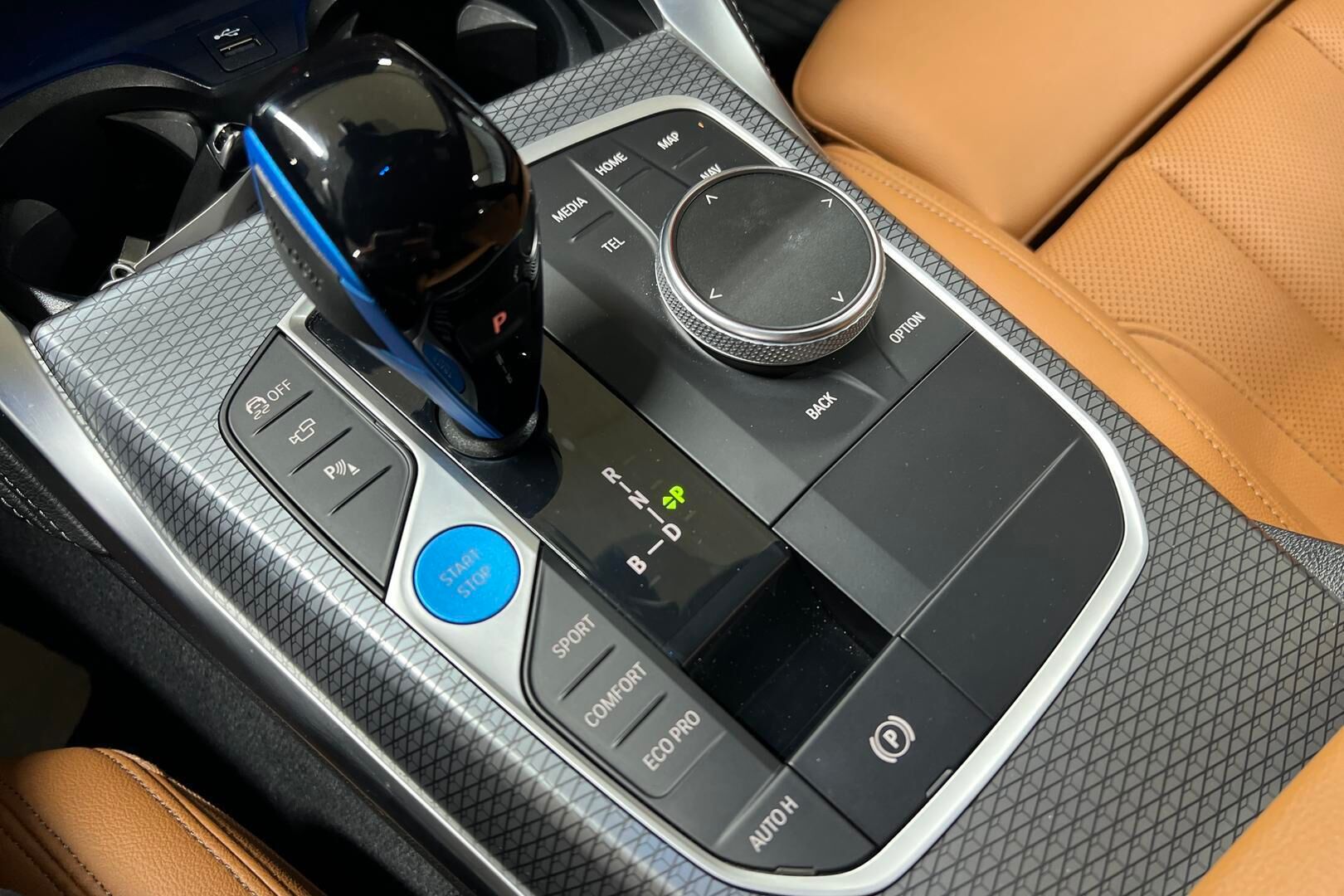 BMW I4 M50 iso kuva 15