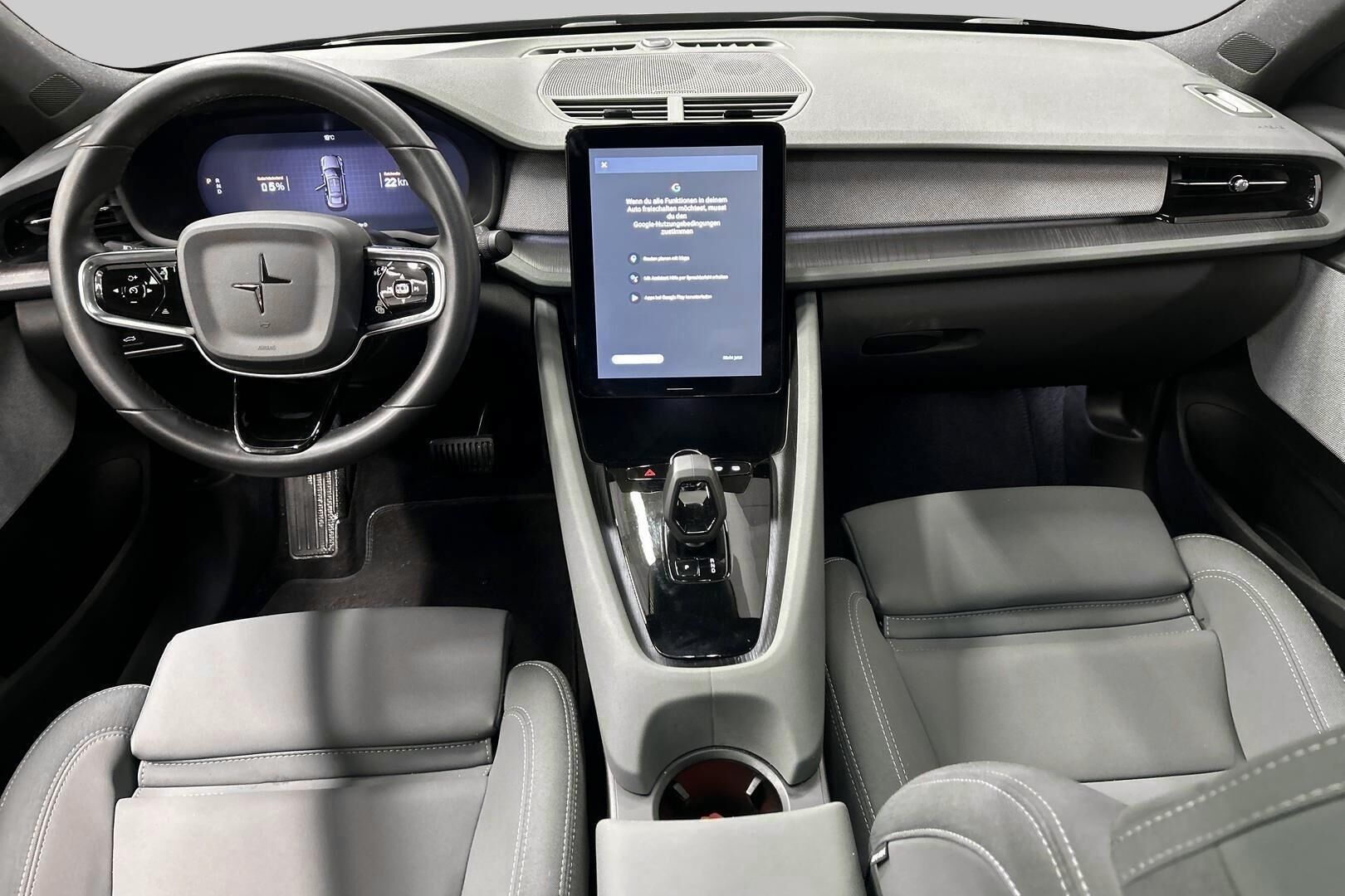 POLESTAR 2 iso kuva 11