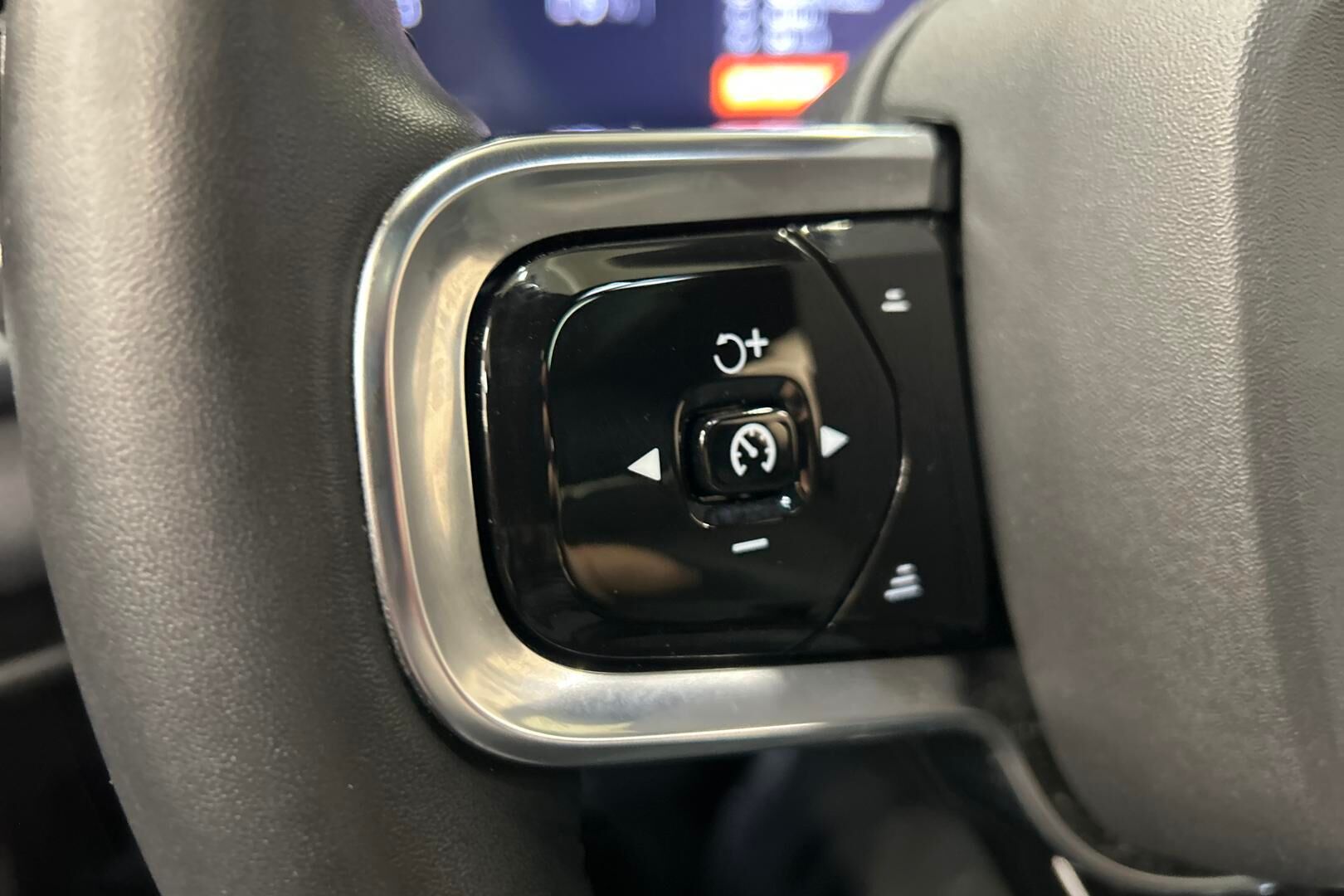 POLESTAR 2 iso kuva 18