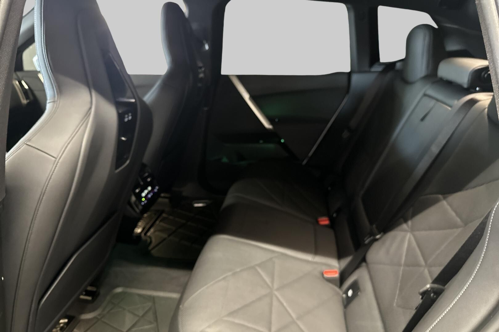 BMW iX iso kuva 10