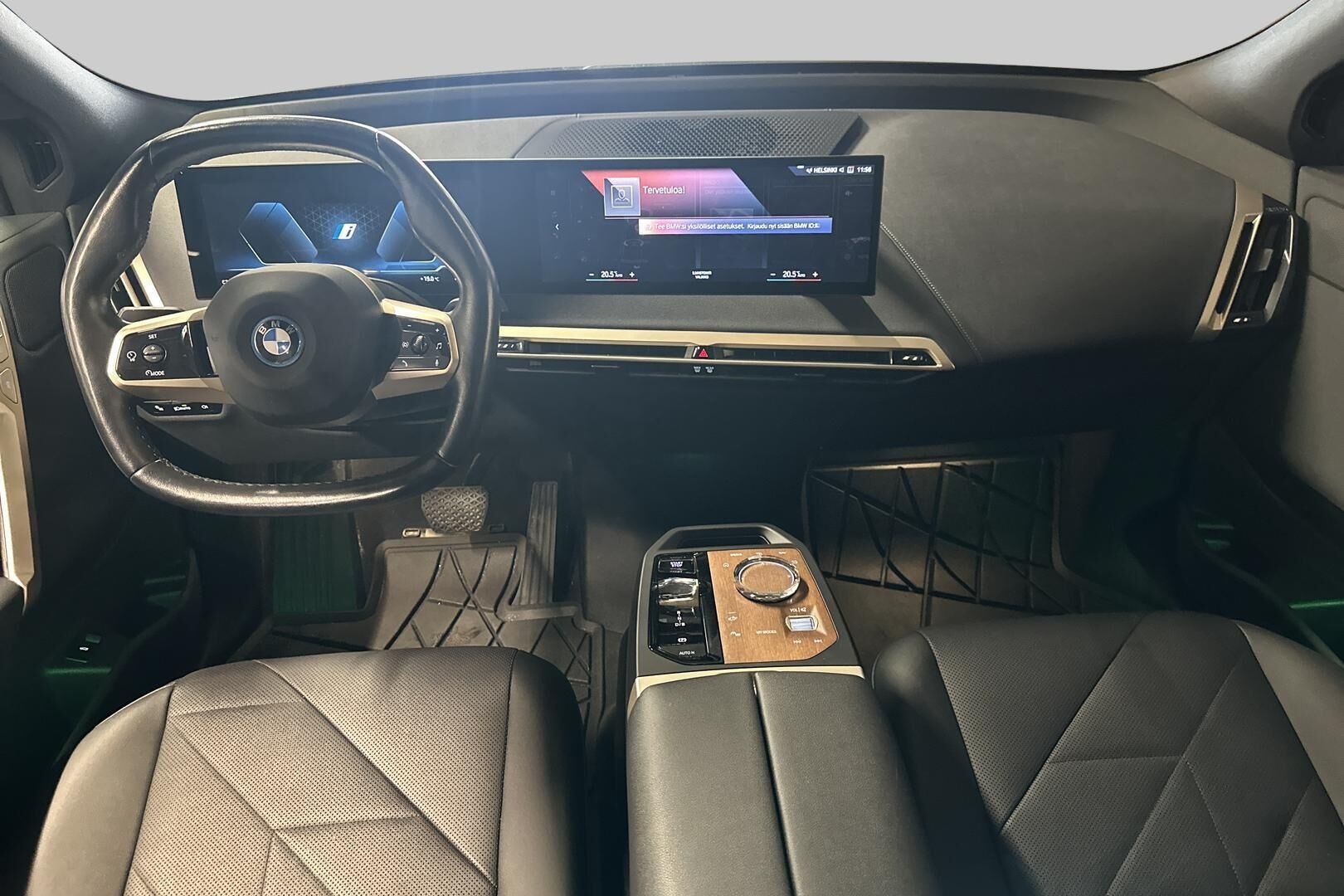 BMW iX iso kuva 11