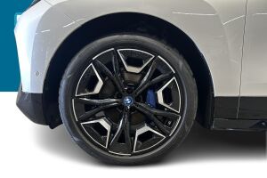 BMW iX esikatselu 13