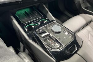 BMW 5-SARJA esikatselu 25