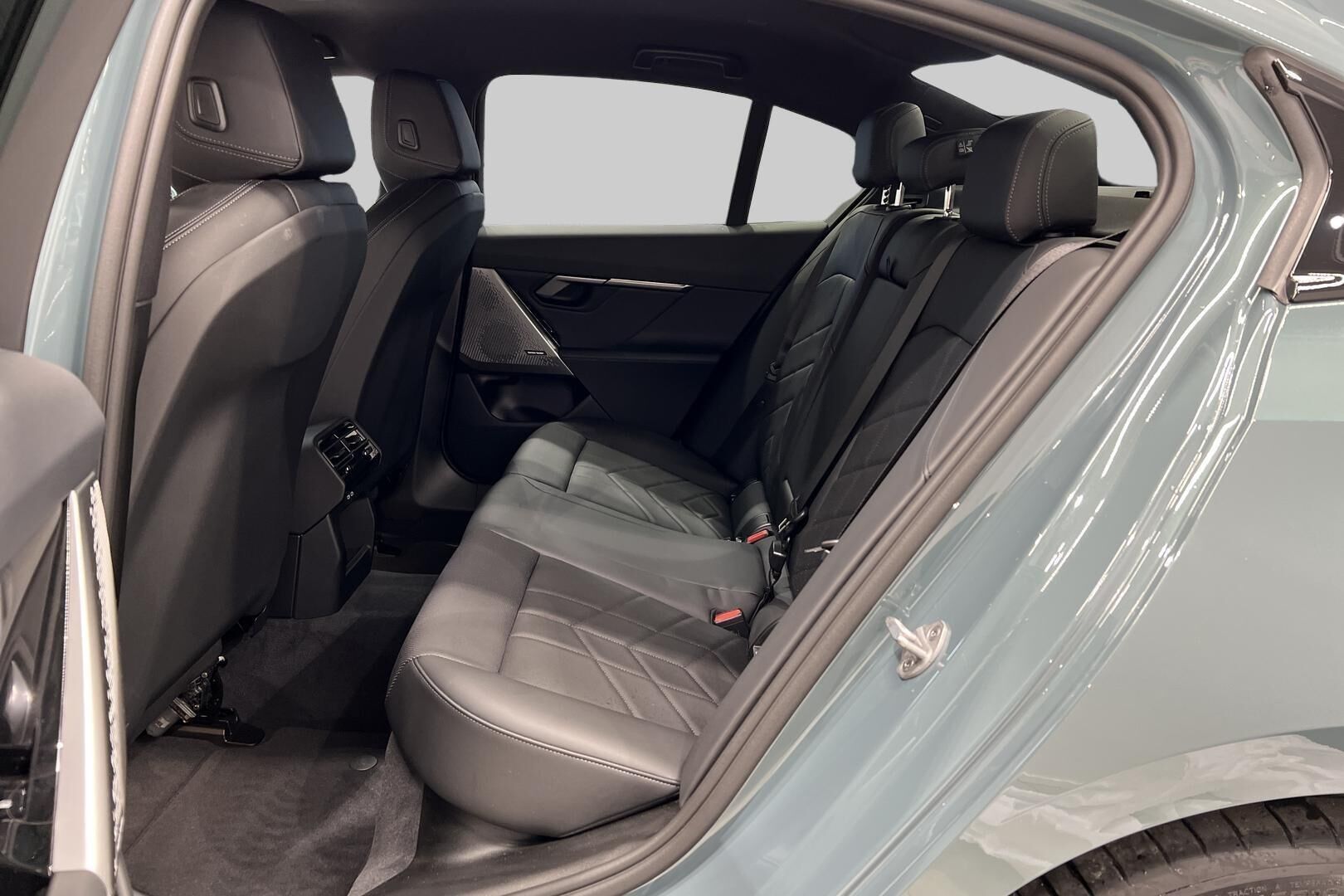 BMW 5-SARJA iso kuva 9