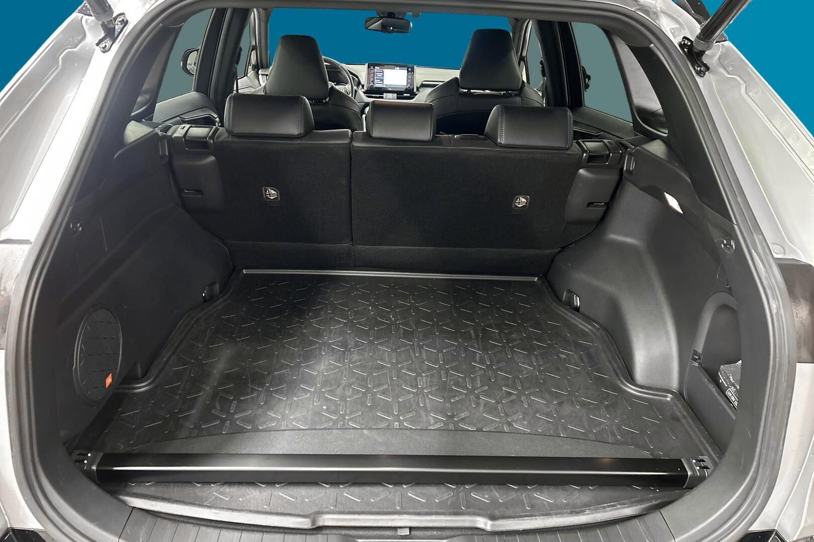 TOYOTA RAV4 iso kuva 12