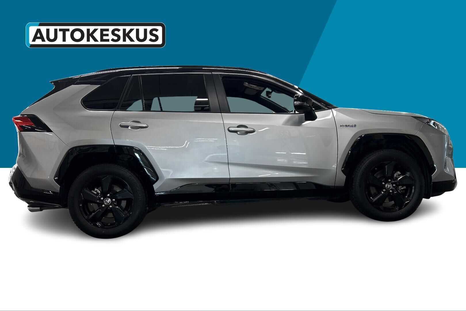 TOYOTA RAV4 iso kuva 4