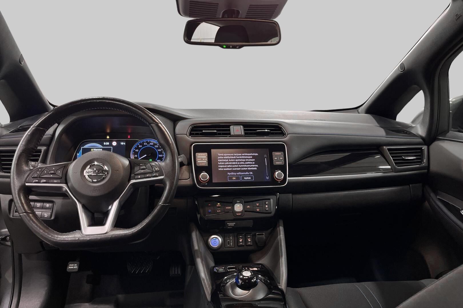 NISSAN LEAF iso kuva 10